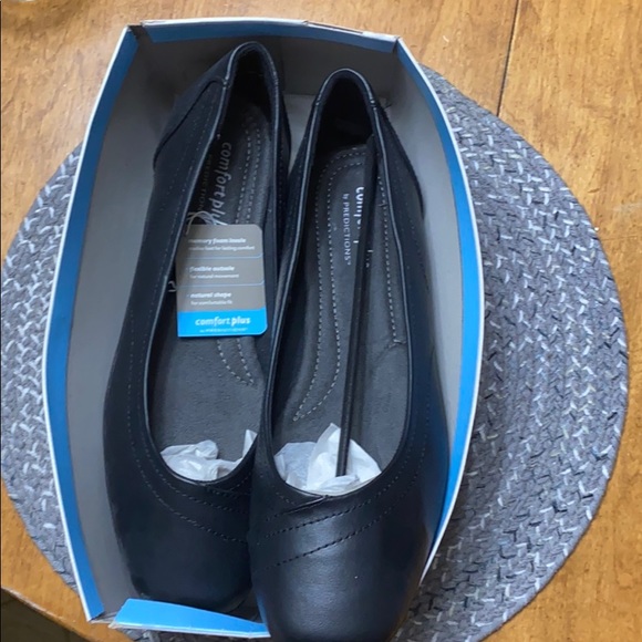 comfort plus by Predictions Shoes | Black Flats With Memory Foam Size 3w | Poshmark